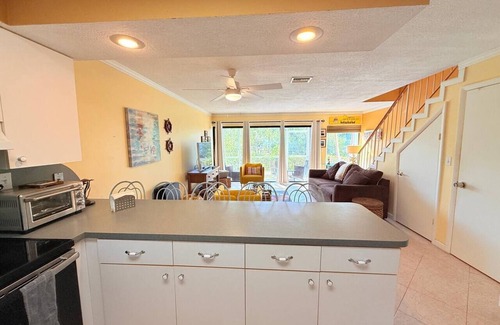 Key Largo Apartment | Overlooks Saltwater Lagoon Free Golf Cart Kayaks