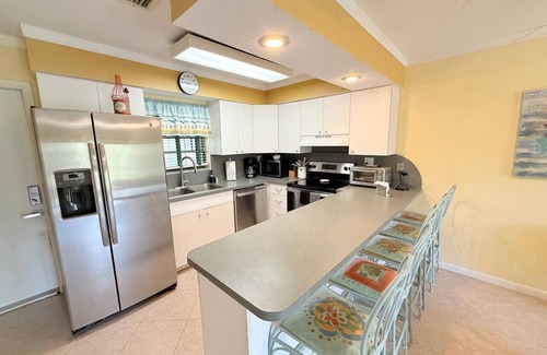 Key Largo Apartment | Overlooks Saltwater Lagoon Free Golf Cart Kayaks