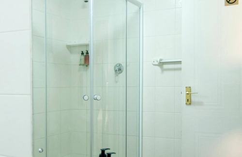 Paradise House | Overmeer Guest House