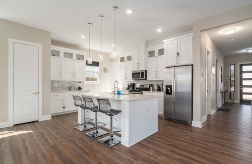 West Dallas House | Overnight Gallery - Art House - Near Downtown Dallas