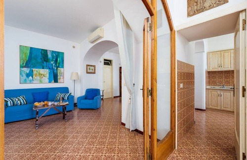 Liparlati House | Overseas Glimpse - Patio overlooking the Sea