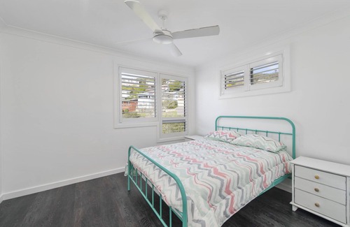 Crescent Head House | Oversized Executive Styled Home, Flat Walk To Town & Amazing Ocean Views!