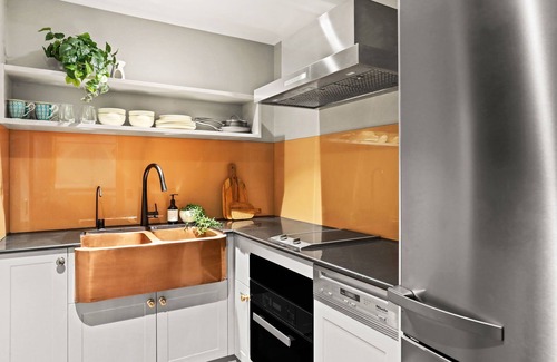 Darling Harbour House | Oversized Rooftop Terrace Pyrmont | 1 Bdrm
