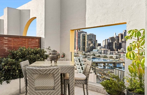 Darling Harbour House | Oversized Rooftop Terrace Pyrmont | 1 Bdrm