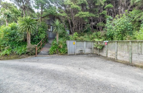 Akaroa Cottage | Overton Cottage - Akaroa Holiday Home
