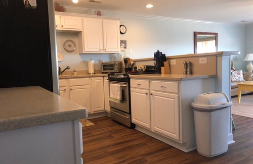 Long Beach Condo | OW 9201 - Beautiful 3 Bdrm/2.5 Bath Condo w/Pool, Elevator, & Beach - Sleeps 6