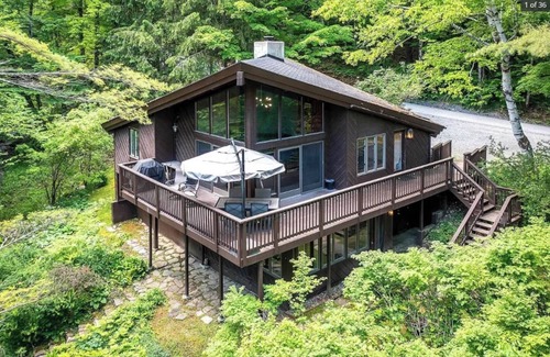 Dorset House | Owl Brook: Creekside Mid-Century Escape