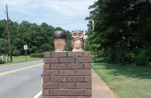 Mableton House | Owl House, 5 bed 3 Bath - Game Room , Six Flags - Braves - Aquarium.