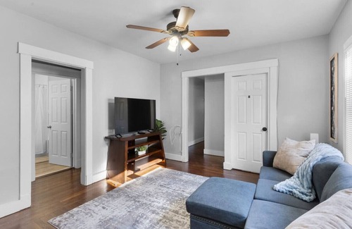 West New Haven Apartment | Owl's Nest - 5BR apartment