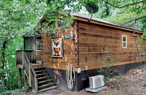 Lake Lure Cabin | Owl's Nest Cabin. Romantic Cabin on beautiful Lake Lure!