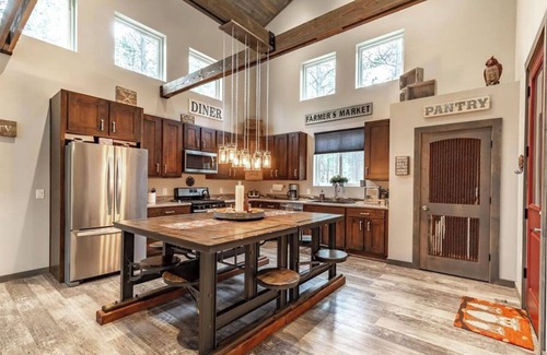 Williams House | Owl's Nest Tall Pines Retreat
