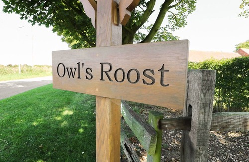 Alford Cottage | OWL'S ROOST, family friendly, with a garden in Alford