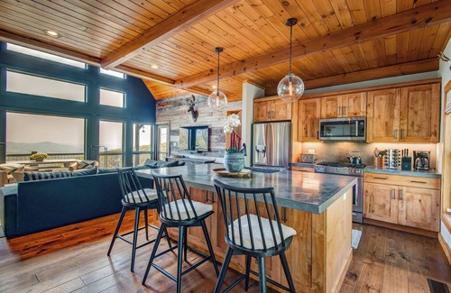 Blowing Rock Cabin | Owls Nest - Pool Table, hot tub, views, Indoor & Outdoor Fireplaces