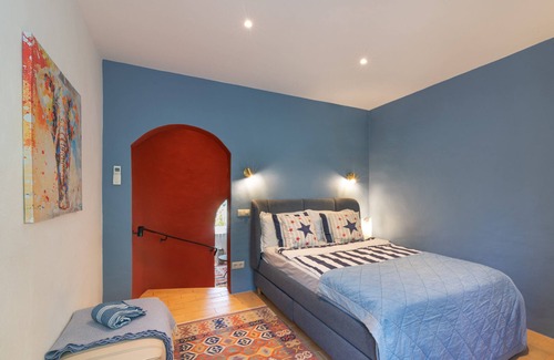 Vale Judeu Bed & Breakfast | Own house on a 3 villa property with shared pool.