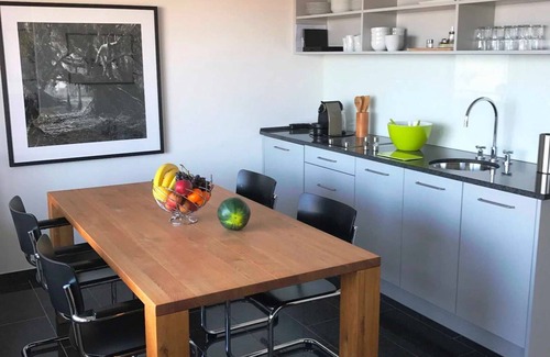 Helgoland Apartment | Owner Suite, 1. OG, balcony seafront - Dünenblick Apartments