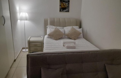 Parklands Apartment | Oxford Getaway-House