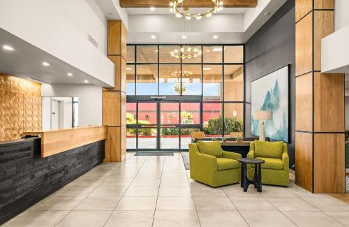 Redding Hotel | Oxford Suites Redding