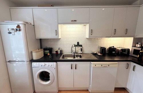 Oxford House | Oxford Summertown - 3BD Gated Home with Garden