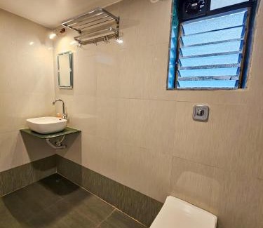 Akshi Bed & Breakfast | Oxygen Resort, Akshi