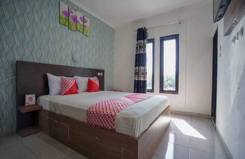Lubuklinggau Hotel | OYO 1266 Green Palm Kostel Syariah