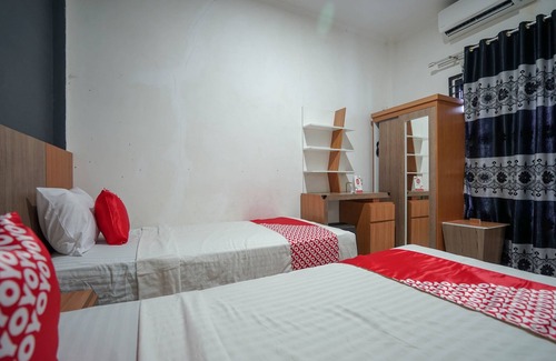 Lubuklinggau Hotel | OYO 1266 Green Palm Kostel Syariah