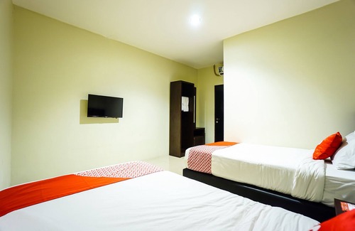 Manado City Centre Hotel | OYO 1769 Rid's Hotel