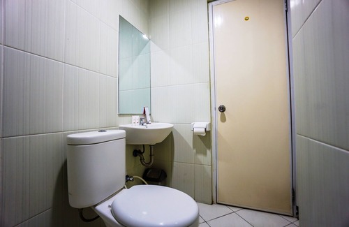 Manado City Centre Hotel | OYO 1769 Rid's Hotel
