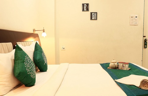 Bhowanipore Hotel | OYO 1846 Hotel Neeranand Regency
