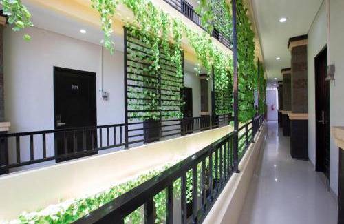Teuku Umar Hotel | OYO 1949 Vrindavan Residence