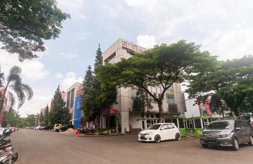 Tangerang Hotel | OYO 3216 Ellegan Residence