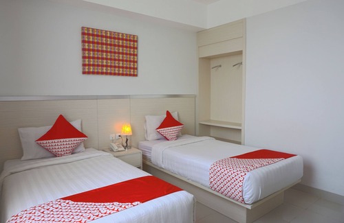 Makassar Hotel | OYO 3269 Hotel Grand Sayang Park Makassar