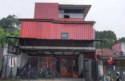 Tegalgundil Hotel | OYO 3883 The Red
