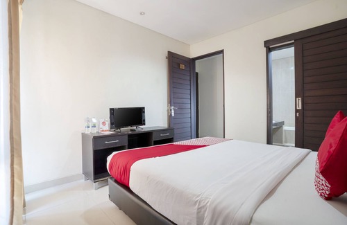 Tuban House | OYO 482 Anika Guest House