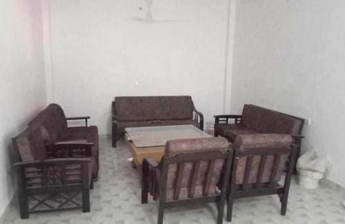 Kanpur Hotel | OYO 81071 Raj Sadan Guest House