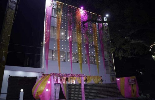 Kanpur Hotel | OYO 81071 Raj Sadan Guest House
