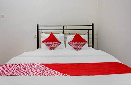Serpong Hotel | OYO 90689 Lily House