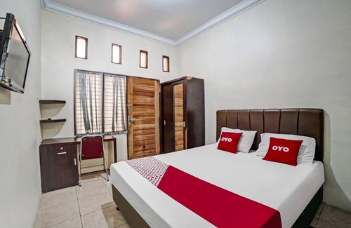 Medan Hotel | OYO 90751 Graha Sei Batugingging
