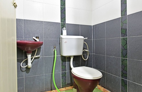 Kampung Kepayang Hotel | OYO 90792 Hezza Inn