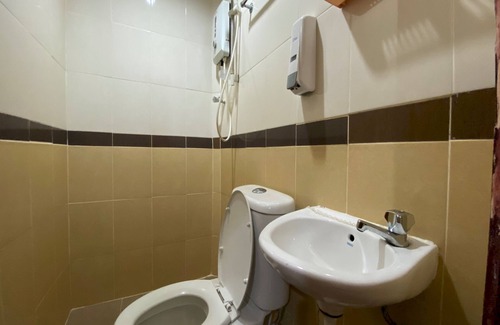 Kuah Hotel | OYO 91002 D Qamar Motel