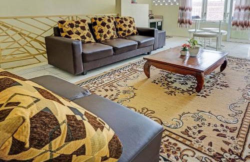 Dinoyo Hotel | OYO 91707 Jannah Homestay Syariah
