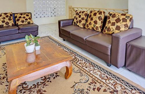 Dinoyo Hotel | OYO 91707 Jannah Homestay Syariah