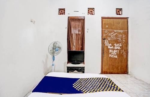 Surabaya Hotel | OYO 92078 Tarlo Guest House 4