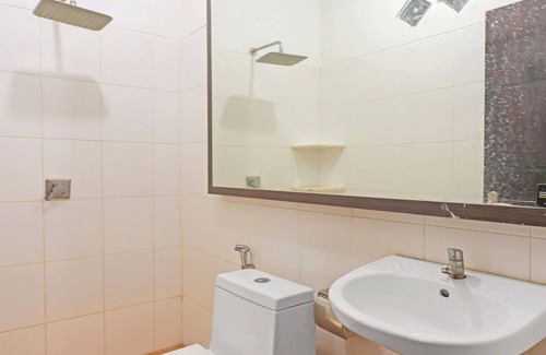 Batam Hotel | OYO 92585 Smiley 999