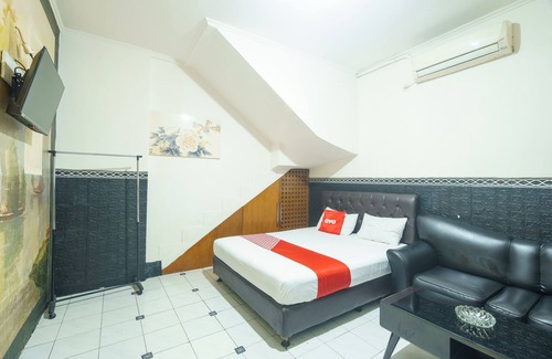 Duren Sawit Hotel | OYO 93132 Modom Homestay Near RS Islam Jakarta Pondok Kopi