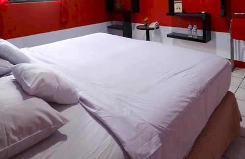 Manado City Centre Hotel | OYO 93168 Permata Ria Hotel