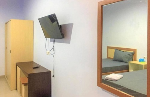 Makassar Hotel | OYO 93169 Bnb Homestay