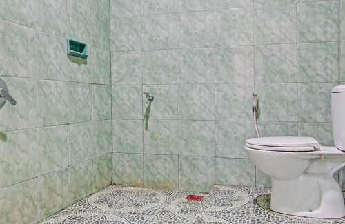 Pekanbaru Hotel | OYO 93206 Penginapan Budi SyariahNearTaman Amaryllis Pekanbaru