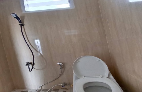 Pekanbaru Hotel | OYO 93207 Merah House