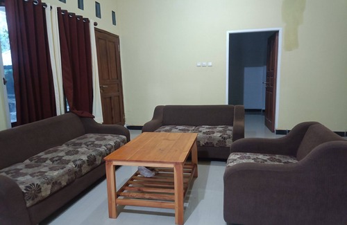 Mataram Hotel | OYO 93408 Penginapan Annisya Near SMA Negeri 2 Mataram