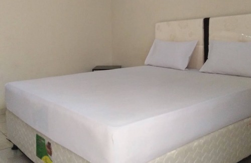 Batu Layar Hotel | OYO 93759 Yume Guest House Near SDN 4 Batulayar